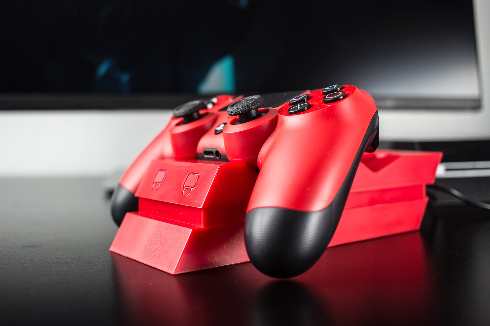 Venom PlayStation 4 Twin Charge Docking Station - Red (PS4)