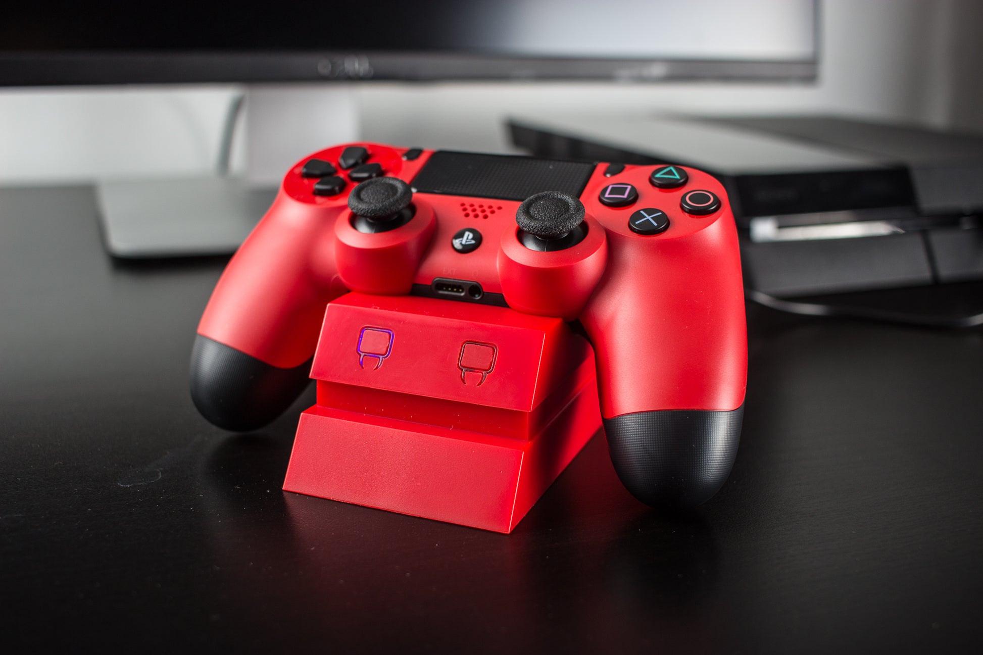 Venom PlayStation 4 Twin Charge Docking Station - Red (PS4)