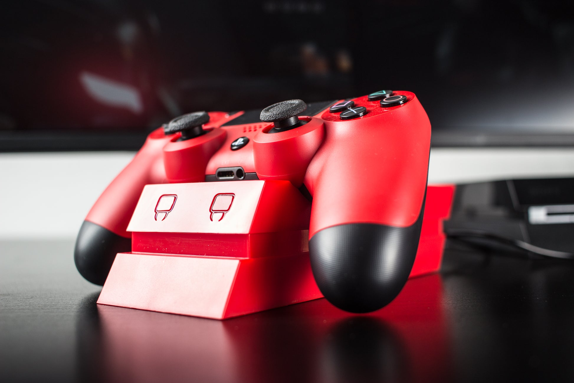 Venom PlayStation 4 Twin Charge Docking Station - Red (PS4)