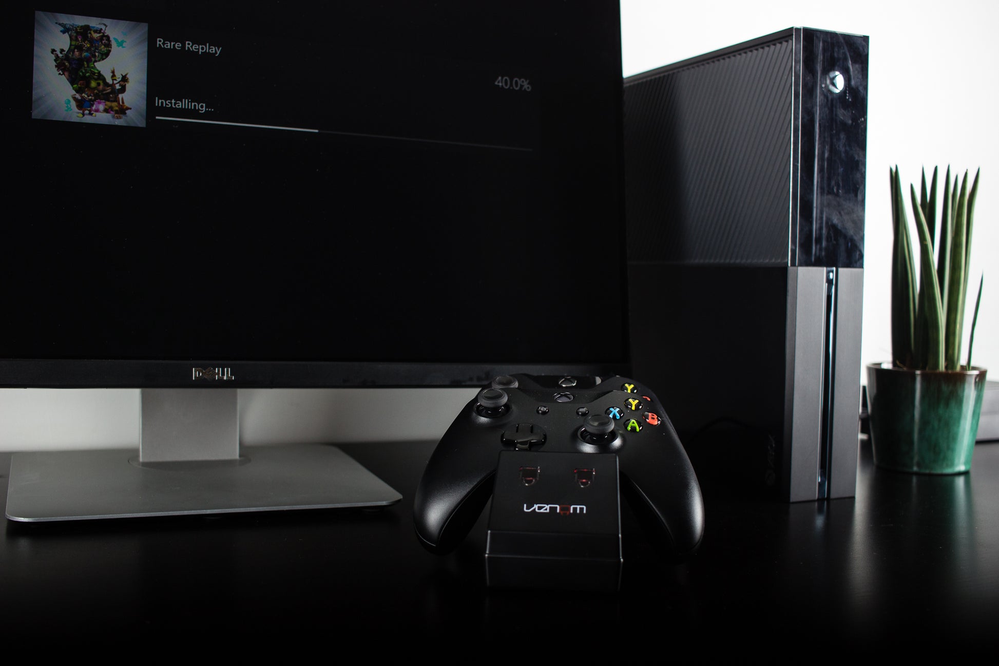 Venom Twin Docking Station with 2 X Rechargeable Battery Packs-Black - Xbox One