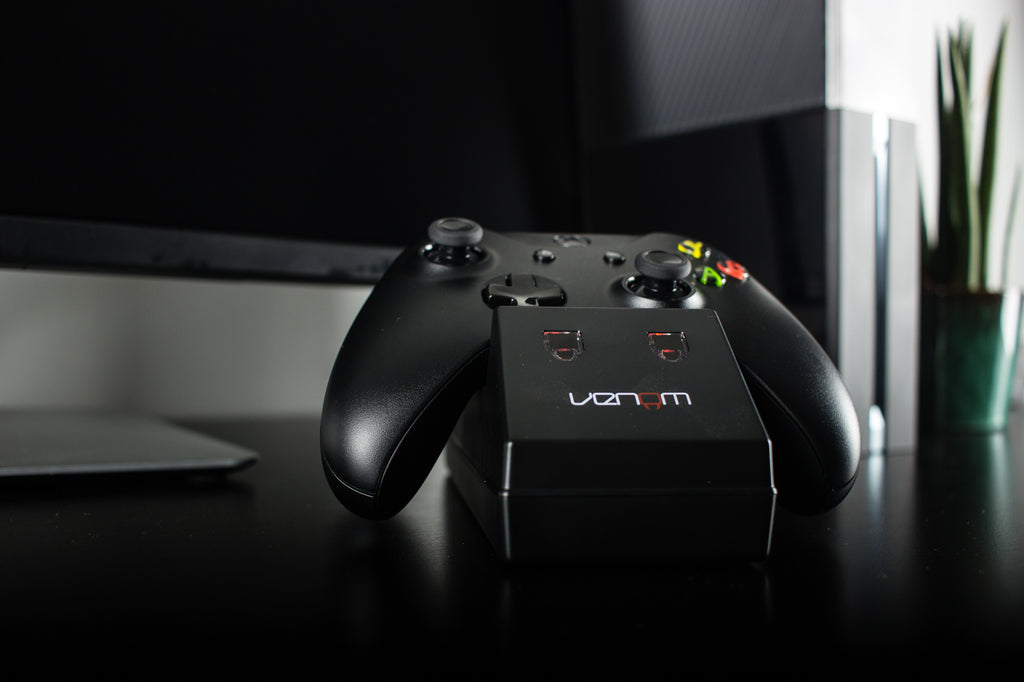 Venom Twin Docking Station with 2 X Rechargeable Battery Packs-Black - Xbox One