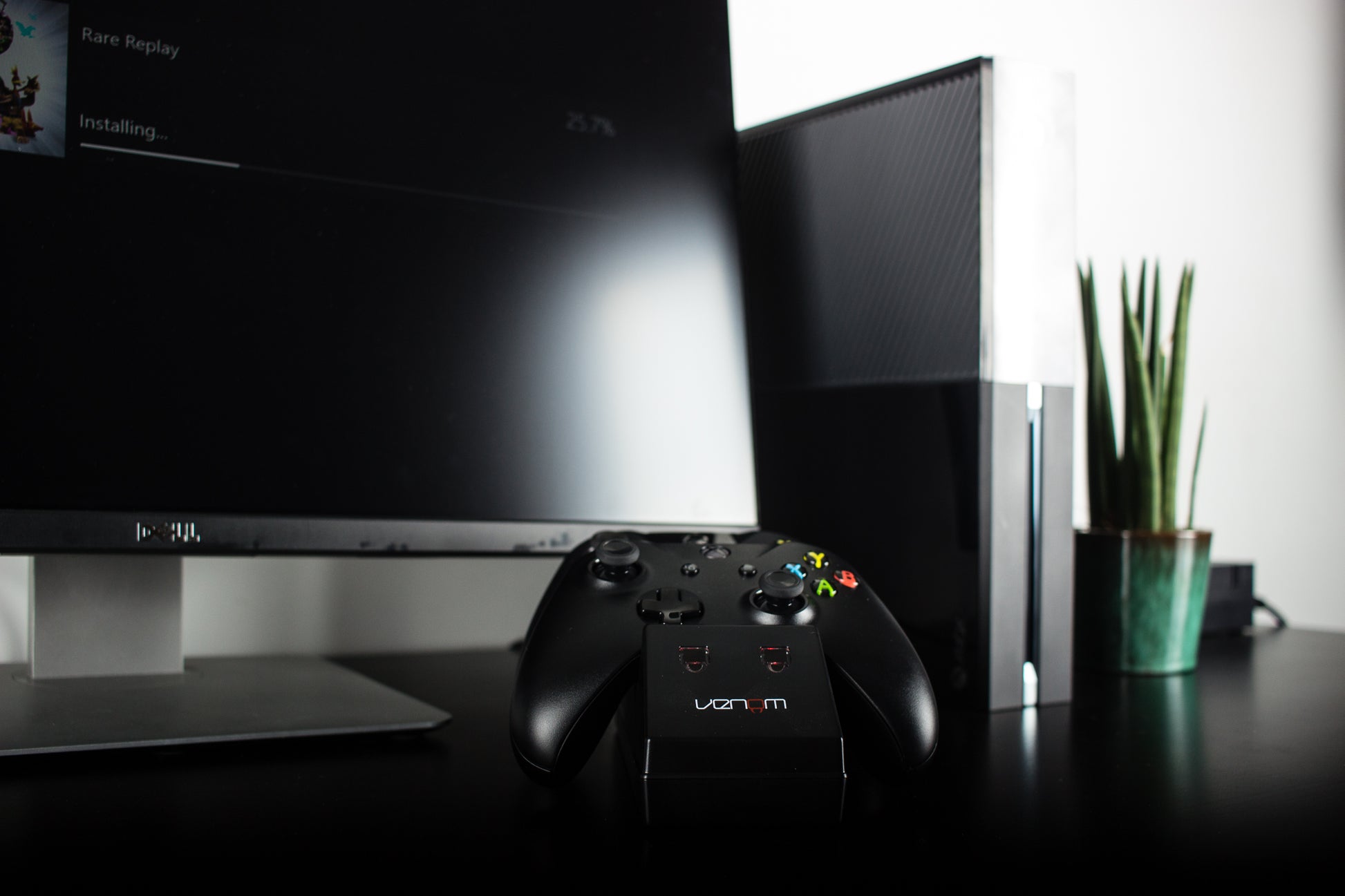 Venom Twin Docking Station with 2 X Rechargeable Battery Packs-Black - Xbox One