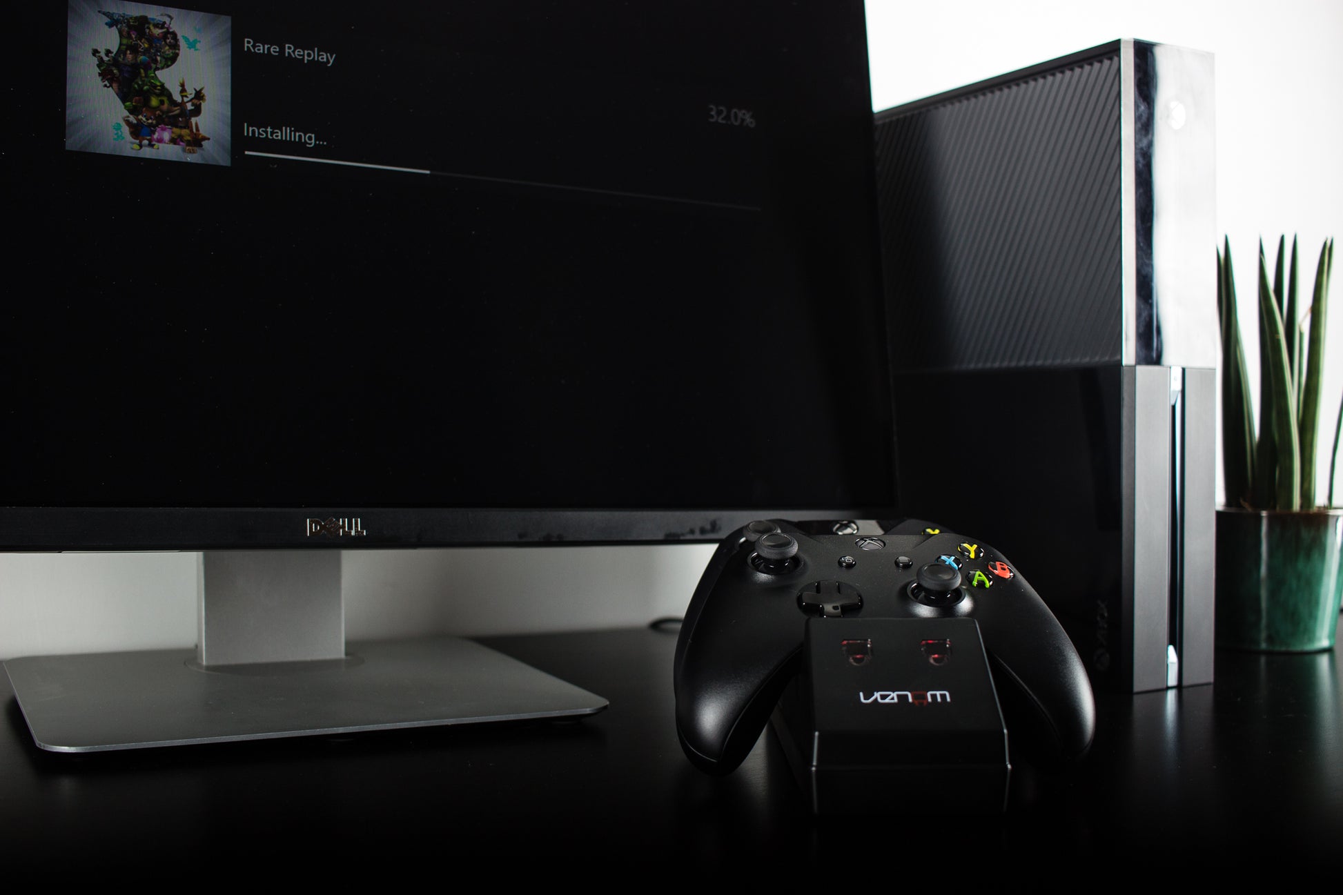 Venom Twin Docking Station with 2 X Rechargeable Battery Packs-Black - Xbox One