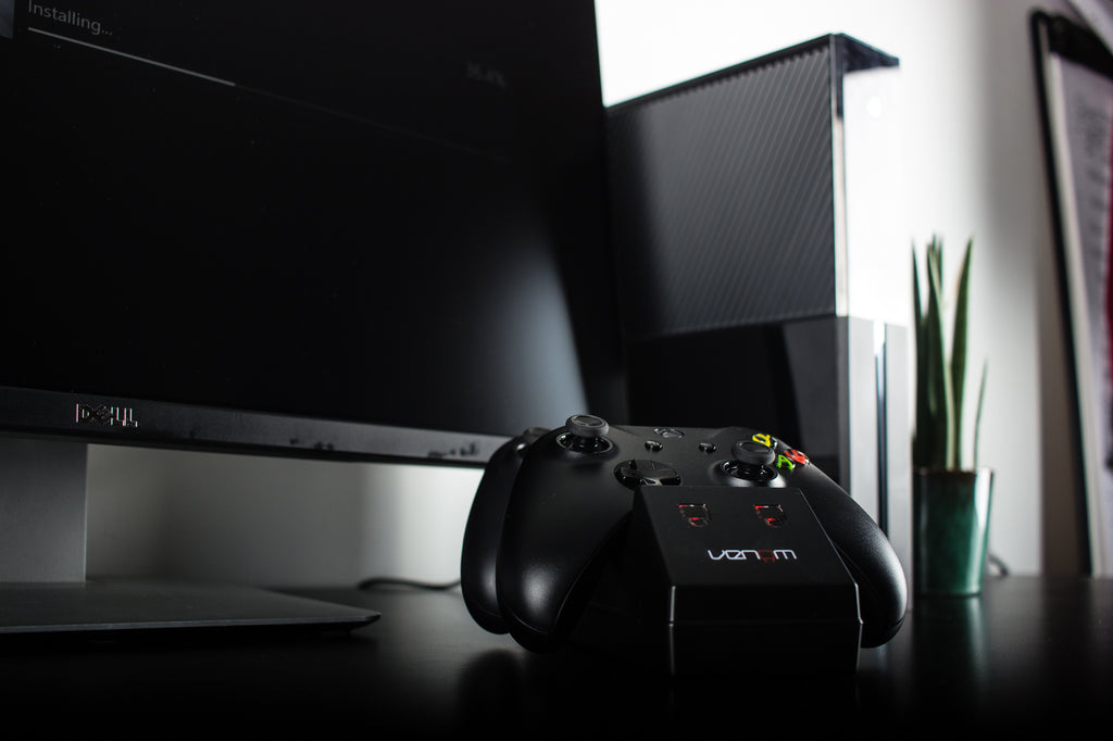 Venom Twin Docking Station with 2 X Rechargeable Battery Packs-Black - Xbox One