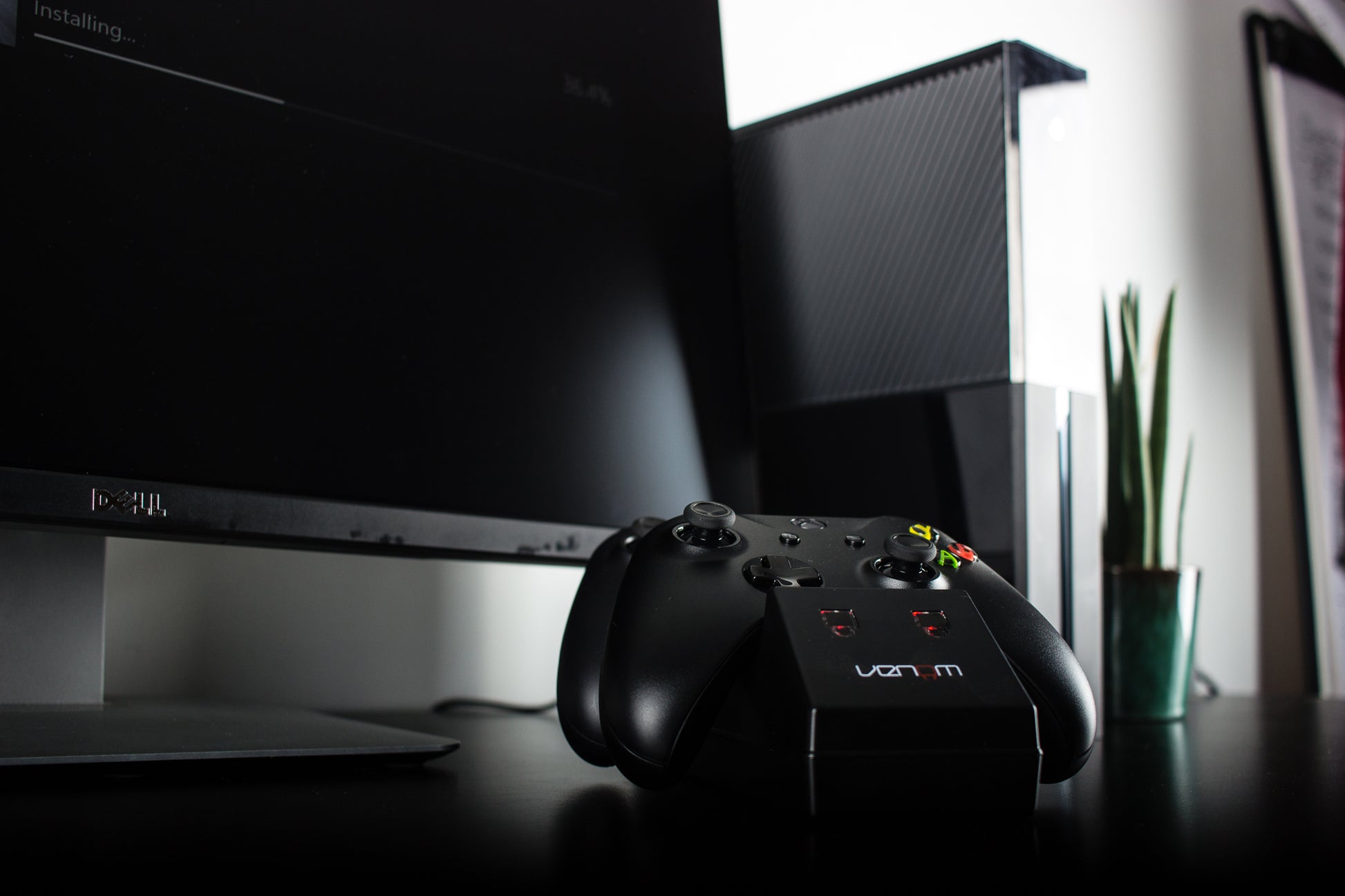 Venom Twin Docking Station with 2 X Rechargeable Battery Packs-Black - Xbox One