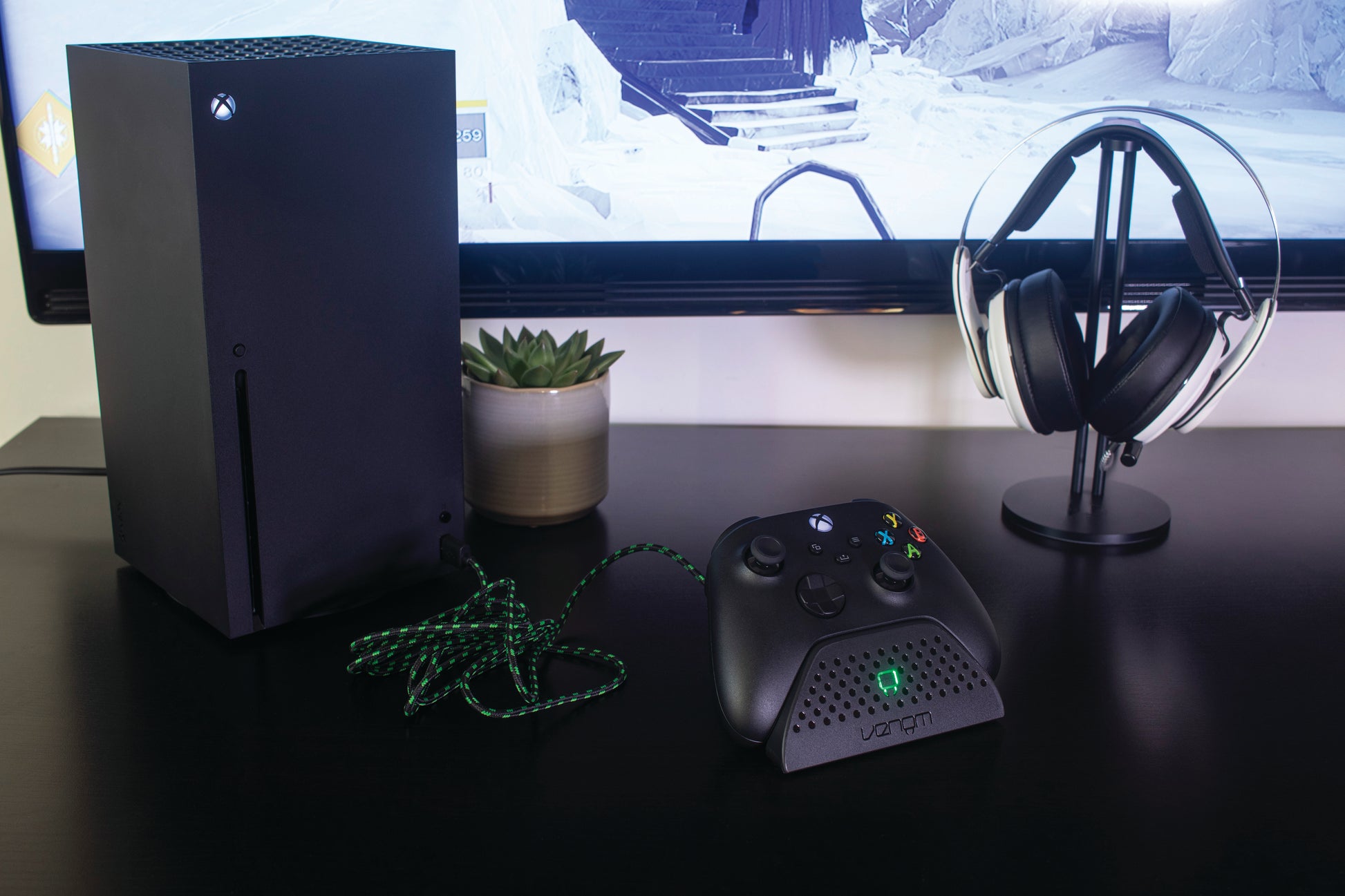 Venom Charging Dock with Rechargeable Battery Pack - Black (Xbox Series X/S)